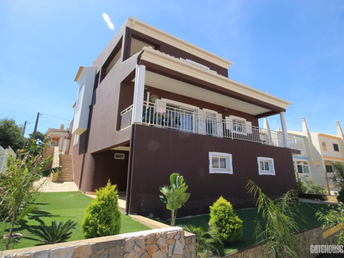 4 bed house for sale in Algoz Central Algarve 1