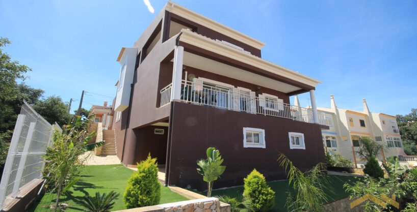 4 bed house for sale in Algoz Central Algarve 1