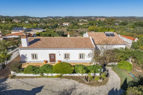 4 bed traditional villa in Sao Bras de Alportel, Algarve 1