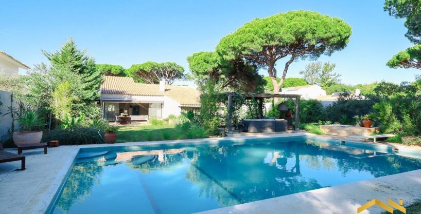 4 bed villa for sale on Vilamoura Pinhal Golf Course Algarve 1