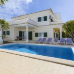 4 bed villa with pool and studio in Praia da Luz, Algarve 1