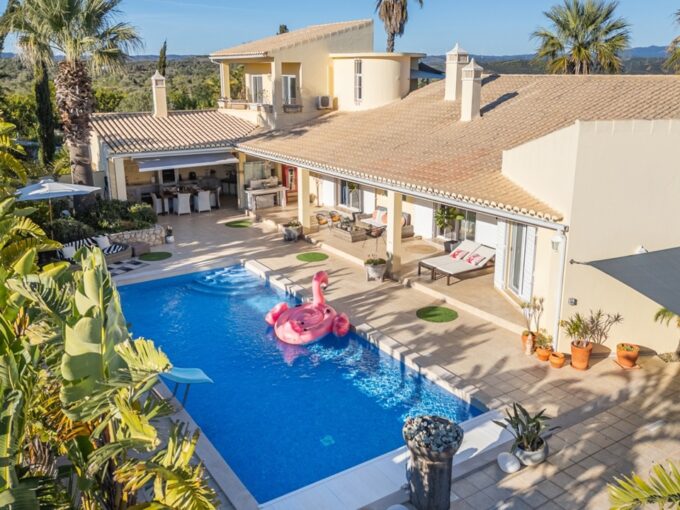5 bed countryside villa for Sale in Bensafrim, Lagos Algarve 1