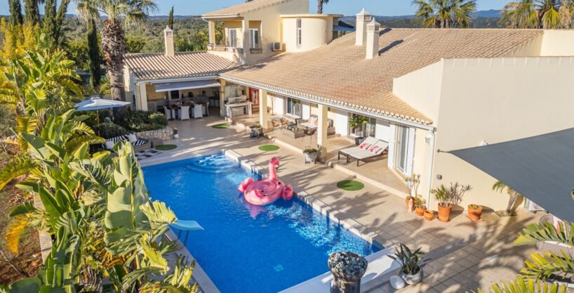 5 bed countryside villa for Sale in Bensafrim, Lagos Algarve 1