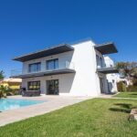 5 bed modern villa for sale in Albufeira, Algarve 1