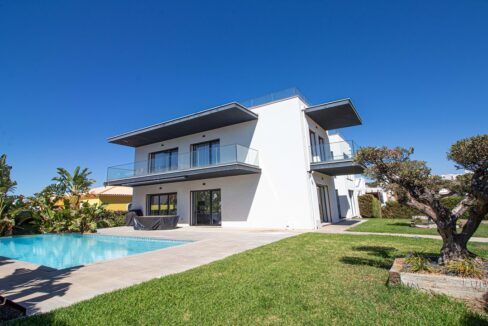 5 bed modern villa for sale in Albufeira, Algarve 1