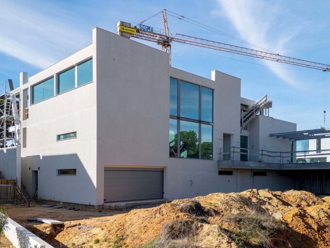Brand new contemporary villa for sale in Vila Sol Golf Resort, Algarve 1