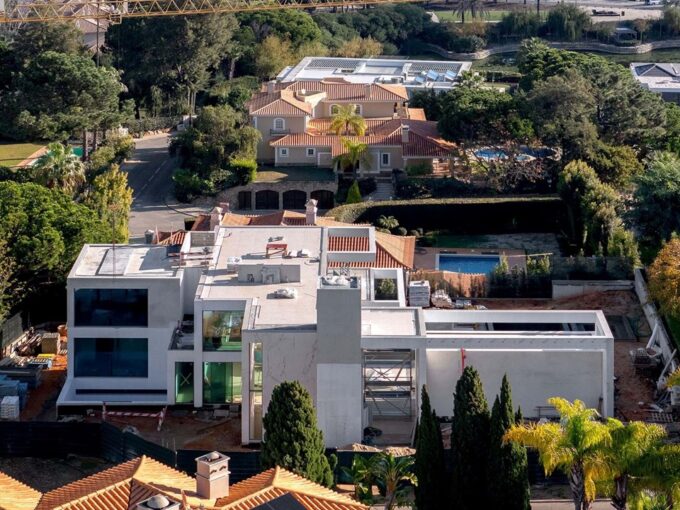 Brand new modern style villa in Quinta do Lago Golf Resort 1