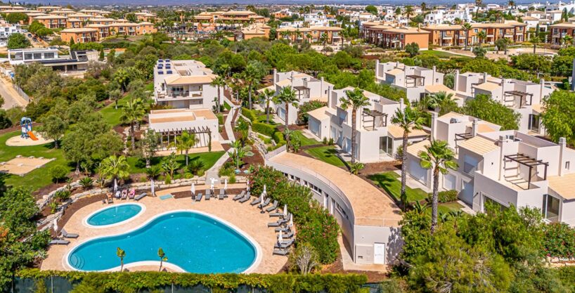 Carvoeiro Luxurious Properties At Hibiscus Garden Condominium For Sale (6)