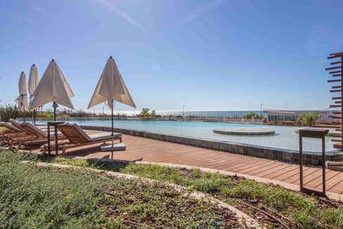 Ground floor 2 bed luxury apartment in Quarteira, Algarve 2