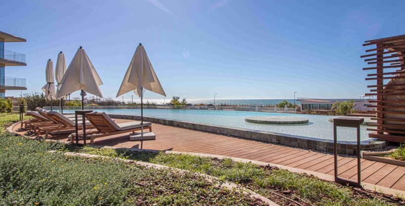 Ground floor 2 bed luxury apartment in Quarteira, Algarve 2