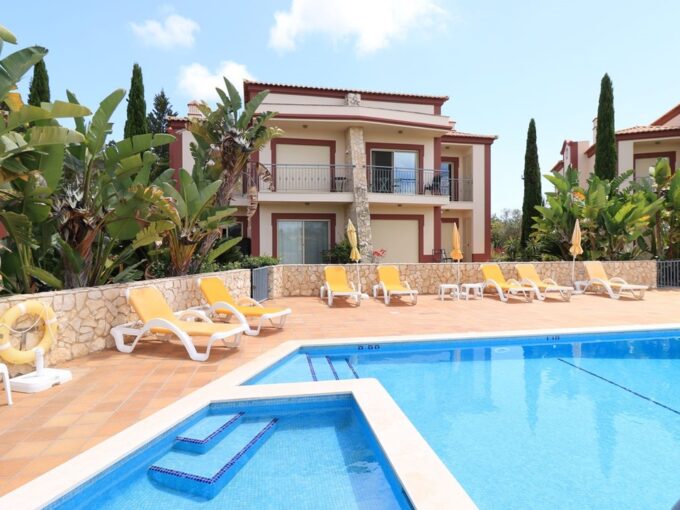 Pestana Vale da Pinta Golf 2 bed apartment in Carvoeiro, Algarve 1