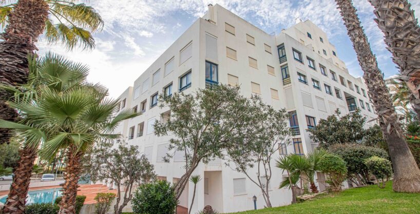 Renovated 1 bed apartment for sale in Quarteira, Algarve 2