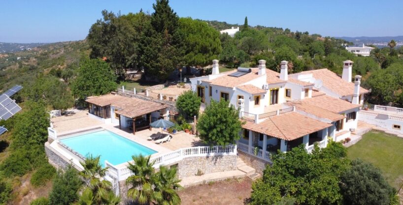 Sea view traditional villa with guest cottage in Estoi, East Algarve 3