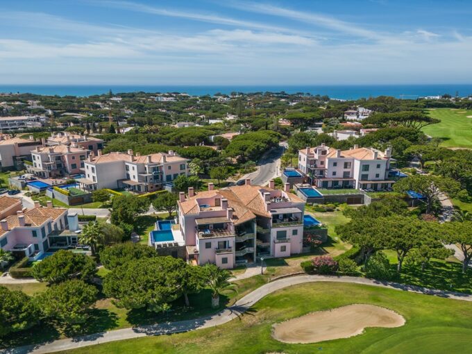 Top floor golf view 2 bed apartment in Vale do Lobo Resort 28