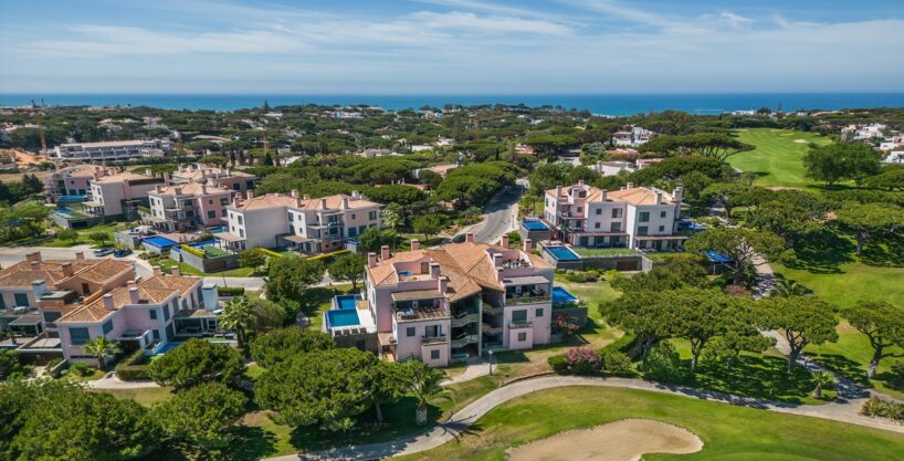 Top floor golf view 2 bed apartment in Vale do Lobo Resort 28