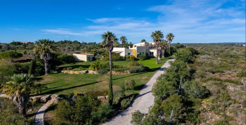 West Algarve villa with land for sale near Lagos 1