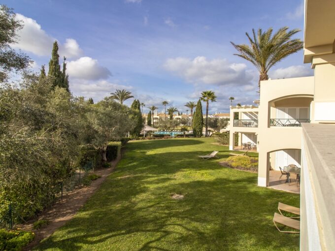 2 bed 1st floor apartment in Carvoeiro, Algarve for sale 6