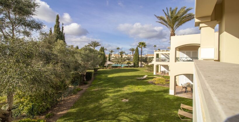 2 bed 1st floor apartment in Carvoeiro, Algarve for sale 6