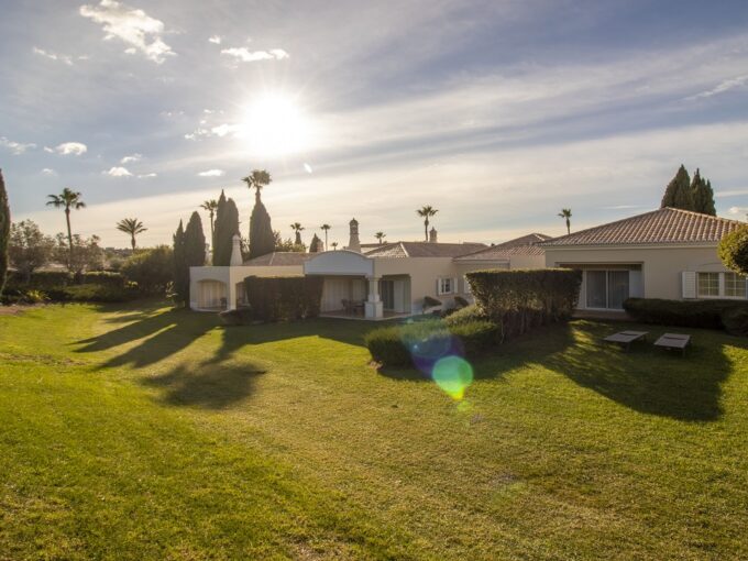 2 bed ground floor property in Lagoa, Algarve 3