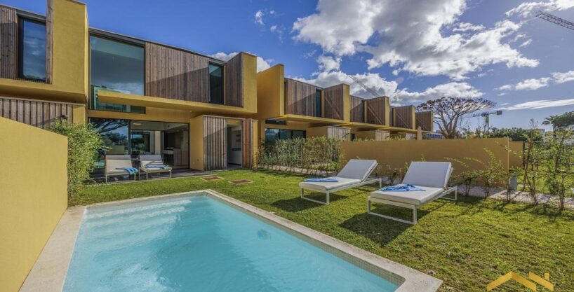 2 bed house with pool within walking distance of Viamoura marina 1