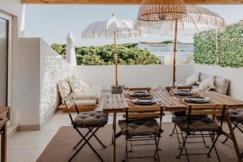 2 bed penthouse for sale in Vilamoura, Algarve 1