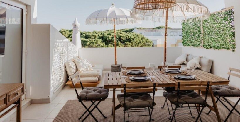 2 bed penthouse for sale in Vilamoura, Algarve 1