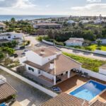 3 bed villa with pool and garage for sale in Praia da Luz 1