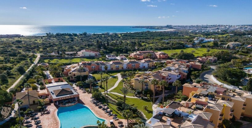 3 bed townhouse for sale in Meia Praia, Lagos Algarve 2