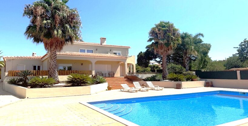 4 bed villa for sale in Almancil, Algarve 2
