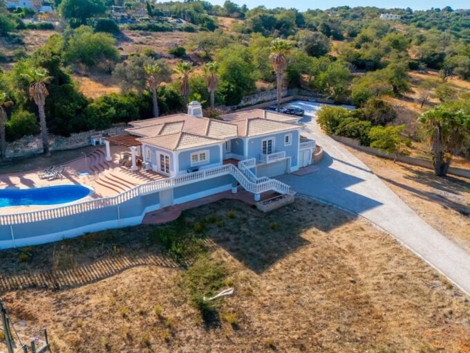 4 bed villa for sale in Boliqueime
