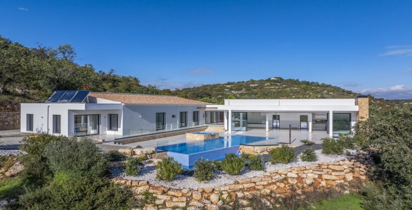 4 bed villa for sale in Vale Telheiro, Loule, Algarve 1