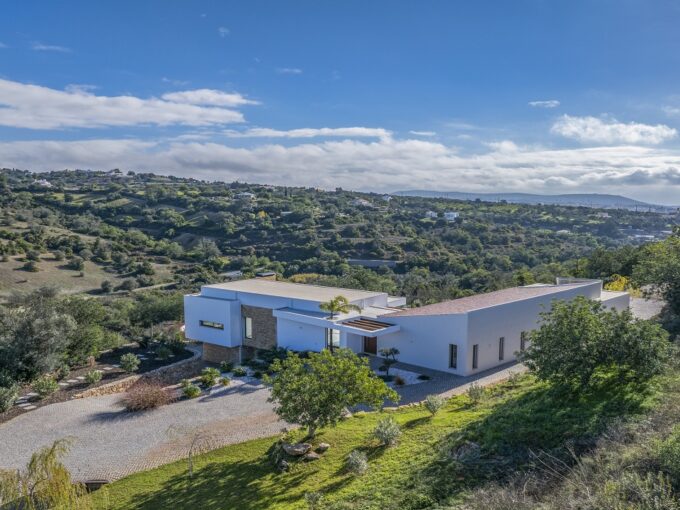 4 bed villa for sale in Vale Telheiro, Loule, Algarve 3