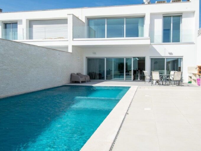 5 bed modern villa with pool in Montenegro, Faro 1