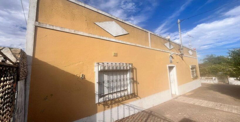 5 bed villa for renovation with big plot in Vale Telheiro, Loule 1