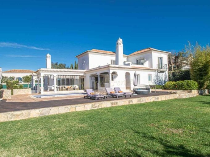 Algarve 5 bed villa in Quinta Verde near Quinta do Lago Golf Resort 1