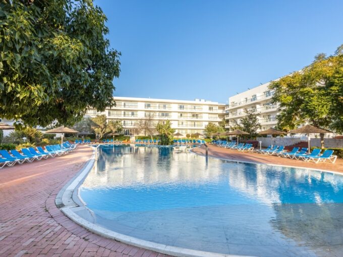 Apartment for sale on Lagos Marina, Algarve 1