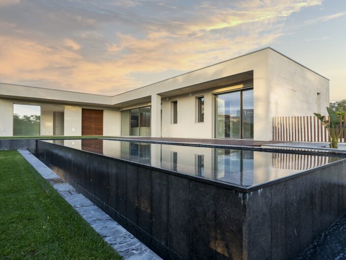 Brand new 4 bed villa in the Algarve Golden Triangle 1