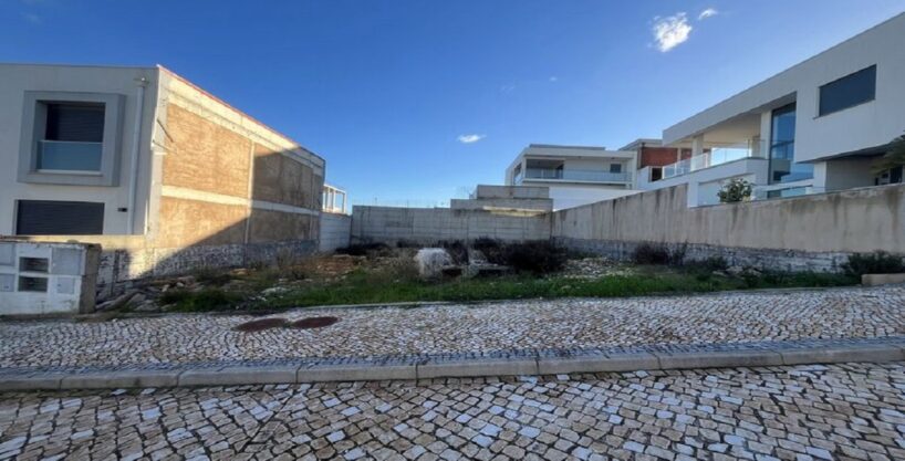 Land to build a detached house in Lagos, Algarve 1