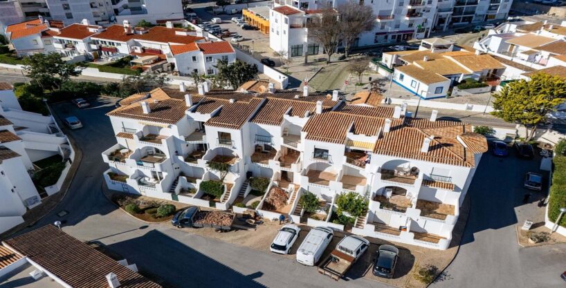 Sea view 2 bed duplex apartment in Praia da Luz, Algarve 1