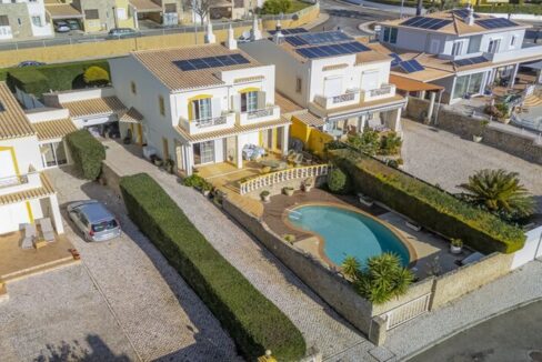 Sea view 4 Bedroom villa with Pool in Praia da Luz, Algarve 0