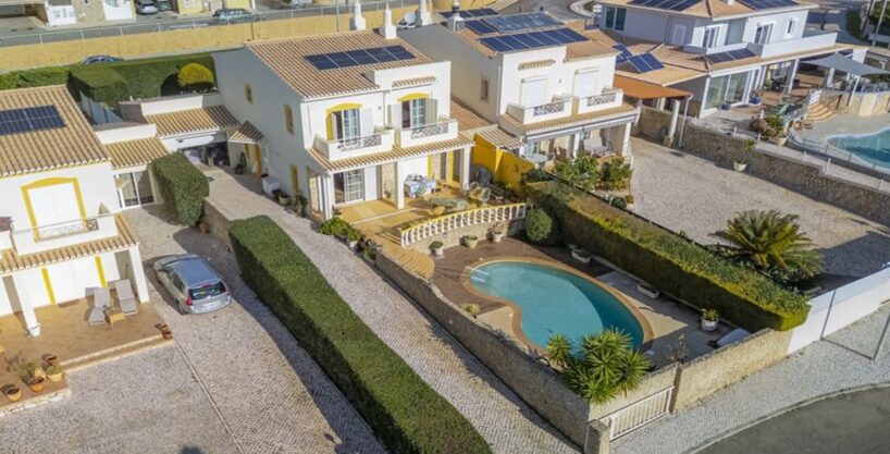 Sea view 4 Bedroom villa with Pool in Praia da Luz, Algarve 0