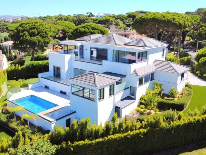 Sea view 6 bedroom villa in Vale do Lobo Golf Resort, Algarve 1