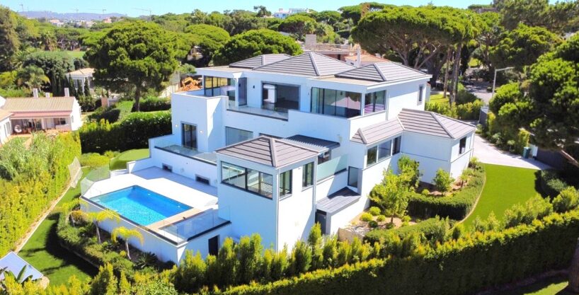 Sea view 6 bedroom villa in Vale do Lobo Golf Resort, Algarve 1
