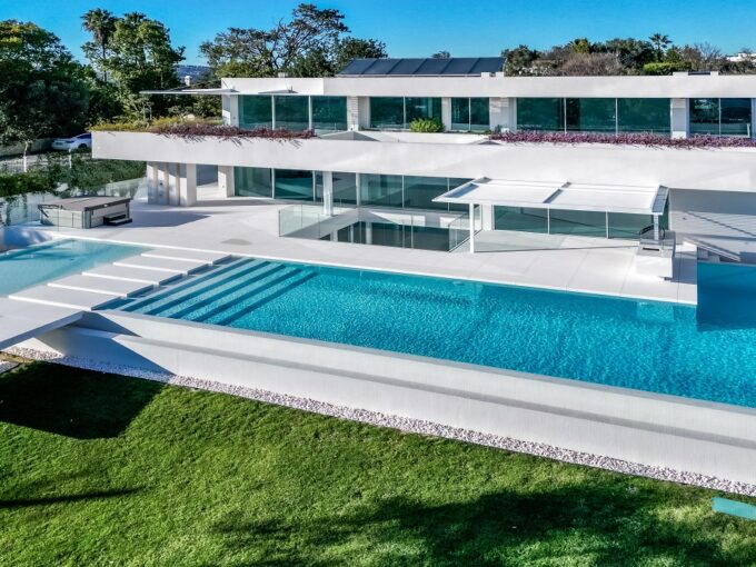 Sea view luxury villa for sale in Almancil, Algarve 1