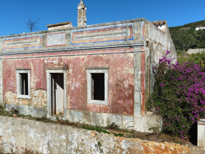 Sea view old farmhouse ruin for renovation in Santa Barbara, Algarve 1