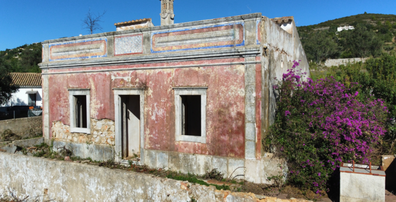 Sea view old farmhouse ruin for renovation in Santa Barbara, Algarve 1
