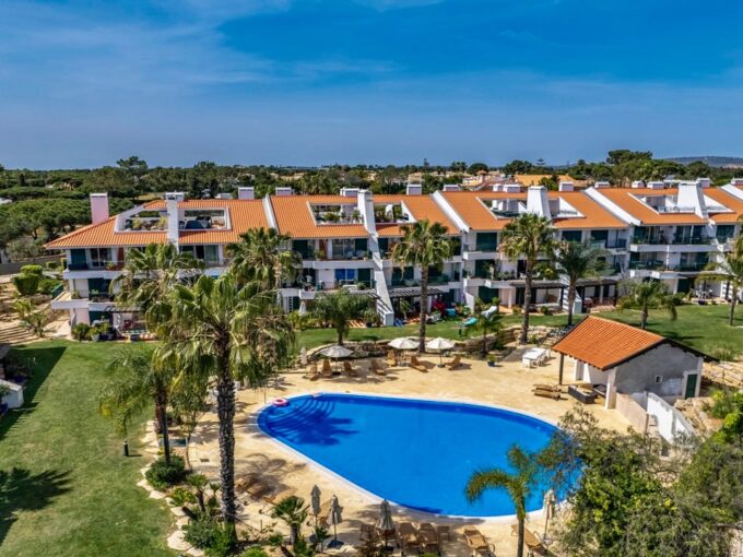 Vila Sol Golf top floor 2 bed apartment in Algarve 1