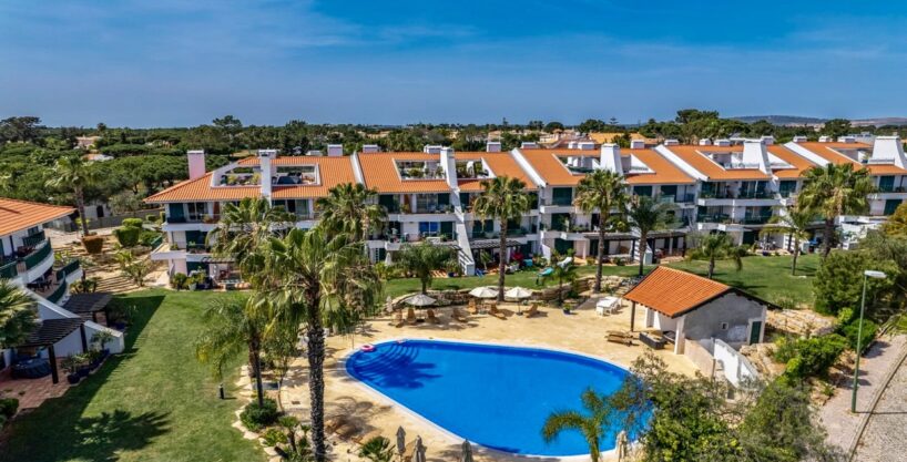 Vila Sol Golf top floor 2 bed apartment in Algarve 1