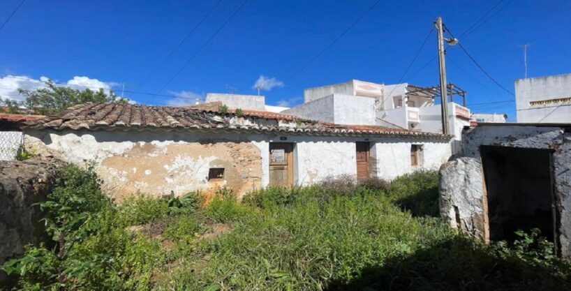 West Algarve small ruin for re build in Raposeira 1
