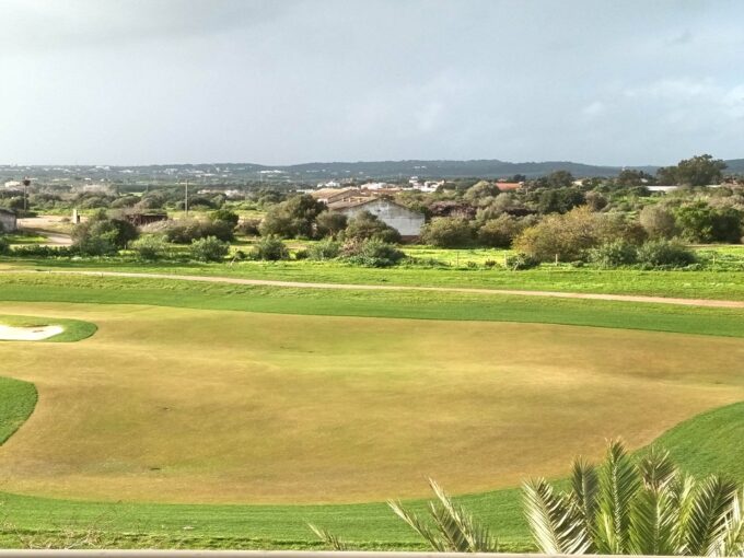 2 bed Algarve golf view 2nd floor apartment in Vilamoura Residences 4